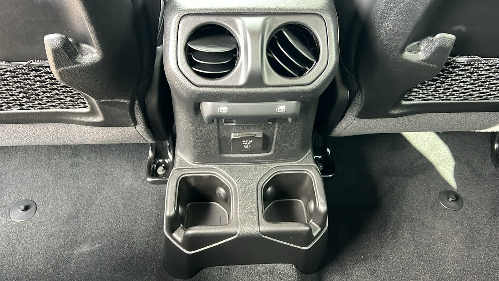 Thumbnail: 2025 Jeep Gladiator - 25