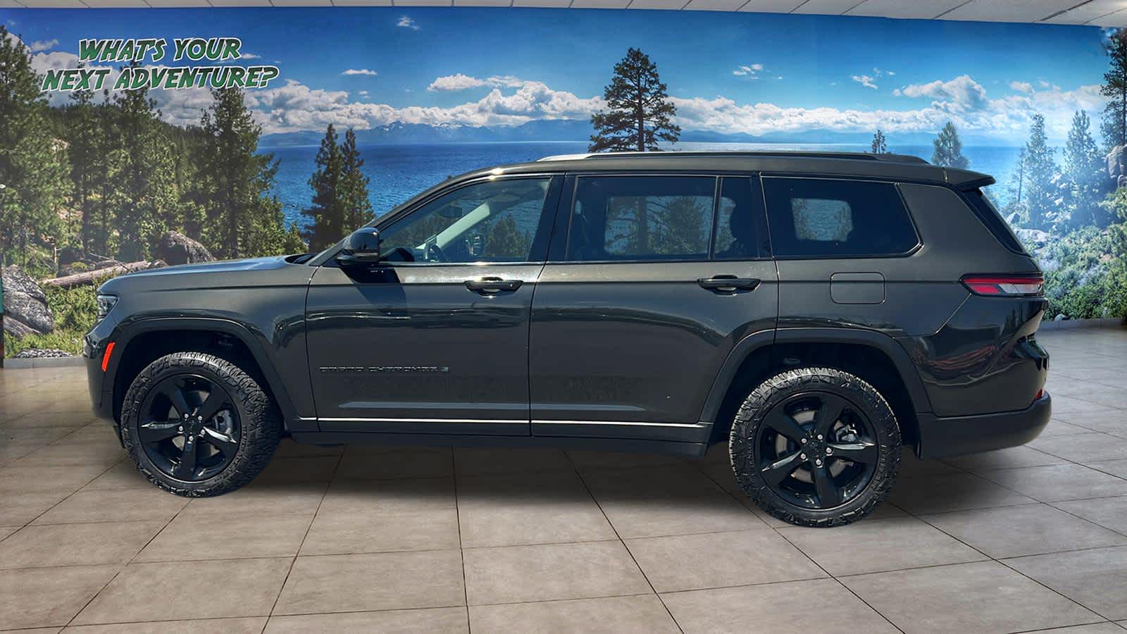 Thumbnail: 2023 Jeep Grand Cherokee - 8
