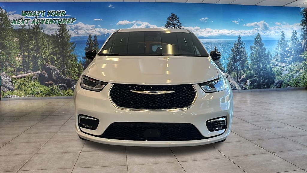 New 2026 Chrysler Pacifica Select Passenger Van