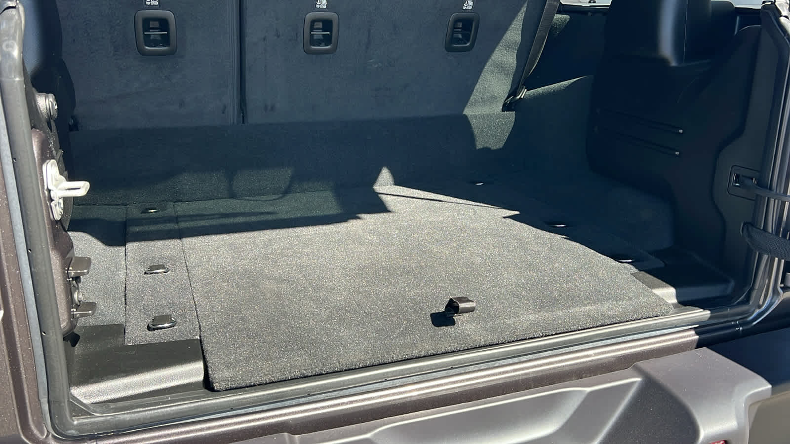 Thumbnail: 2024 Jeep Wrangler - 27