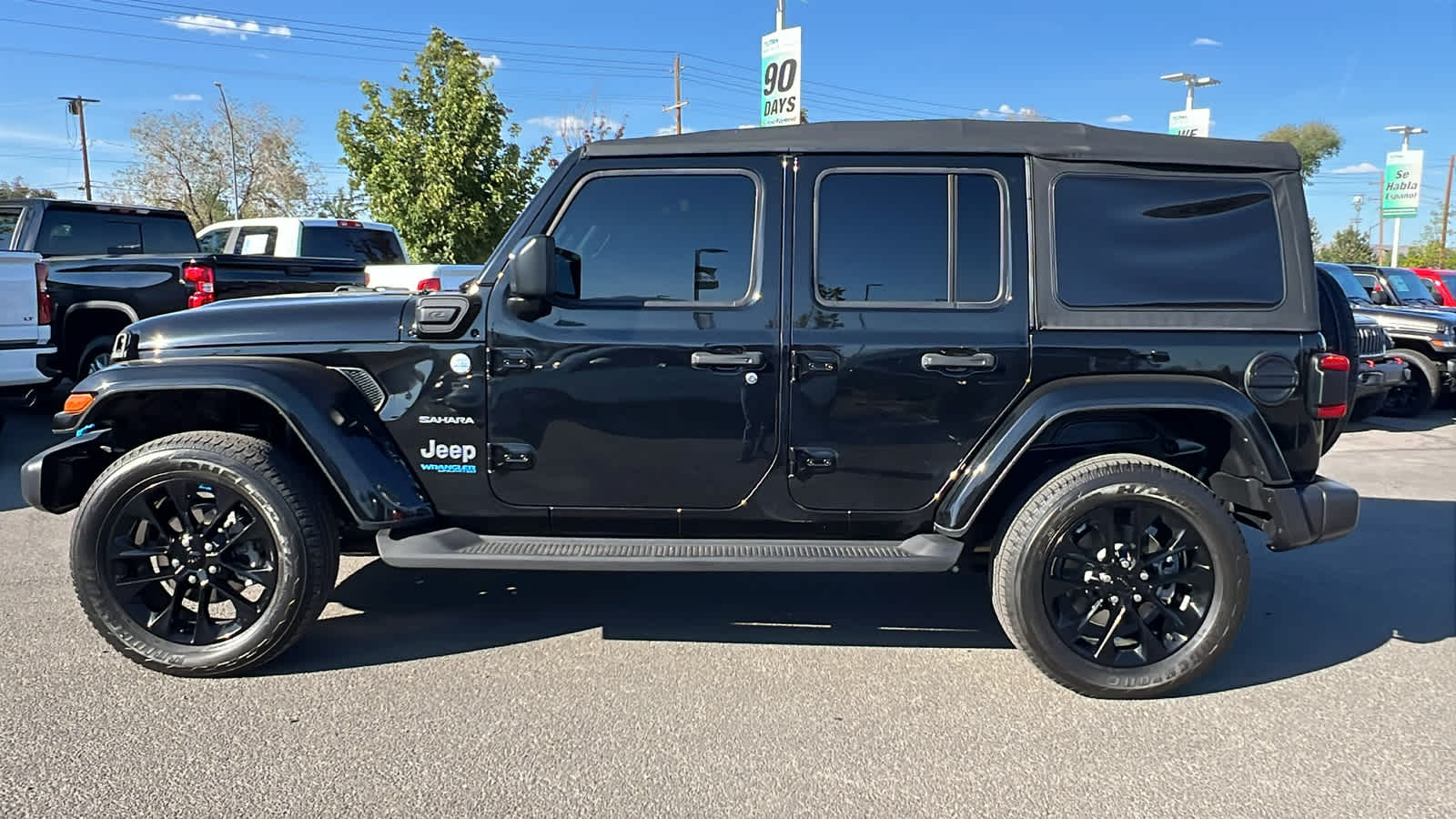 Thumbnail: 2022 Jeep Wrangler - 8