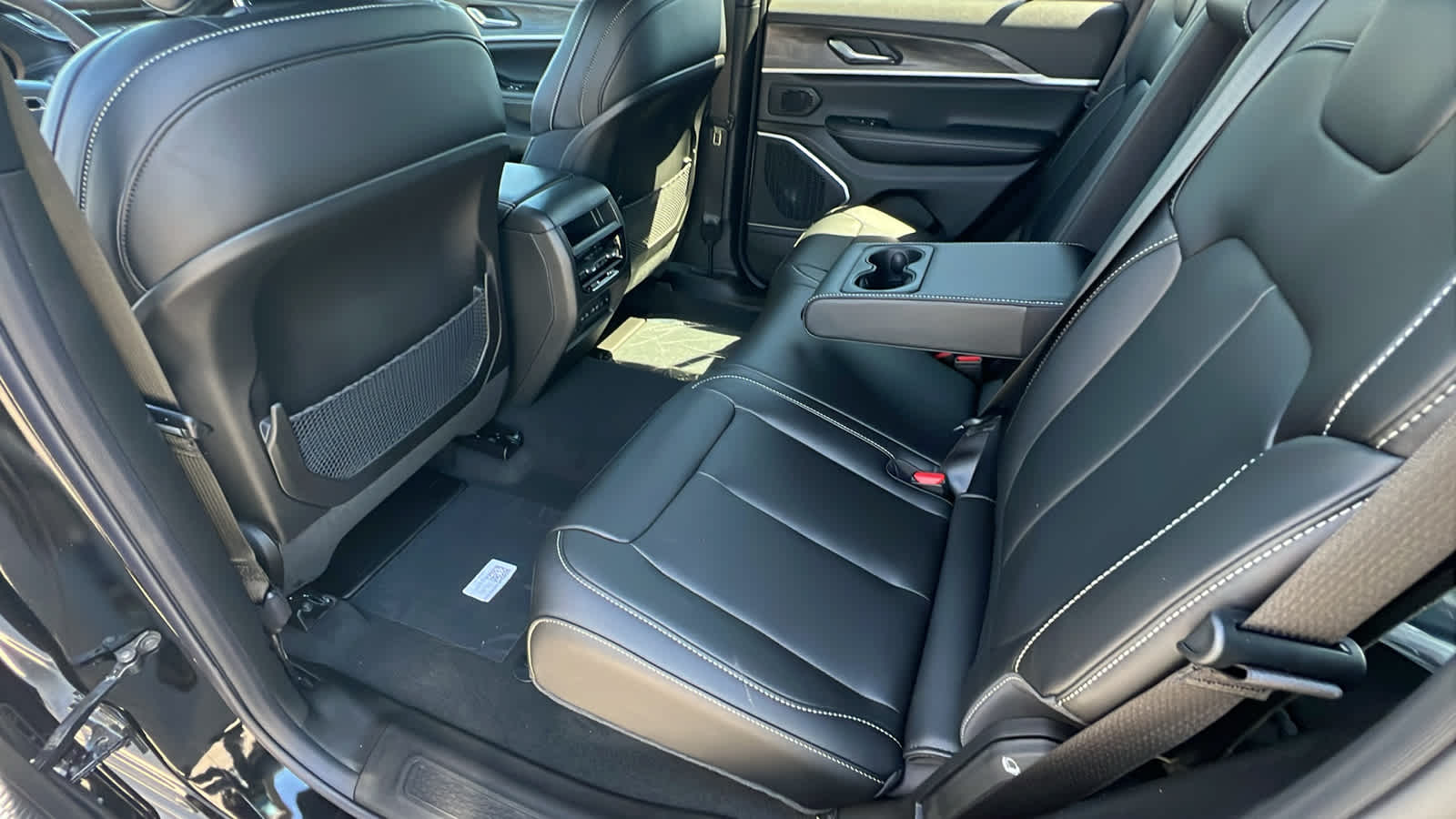 Thumbnail: 2026 Jeep Grand Cherokee - 24