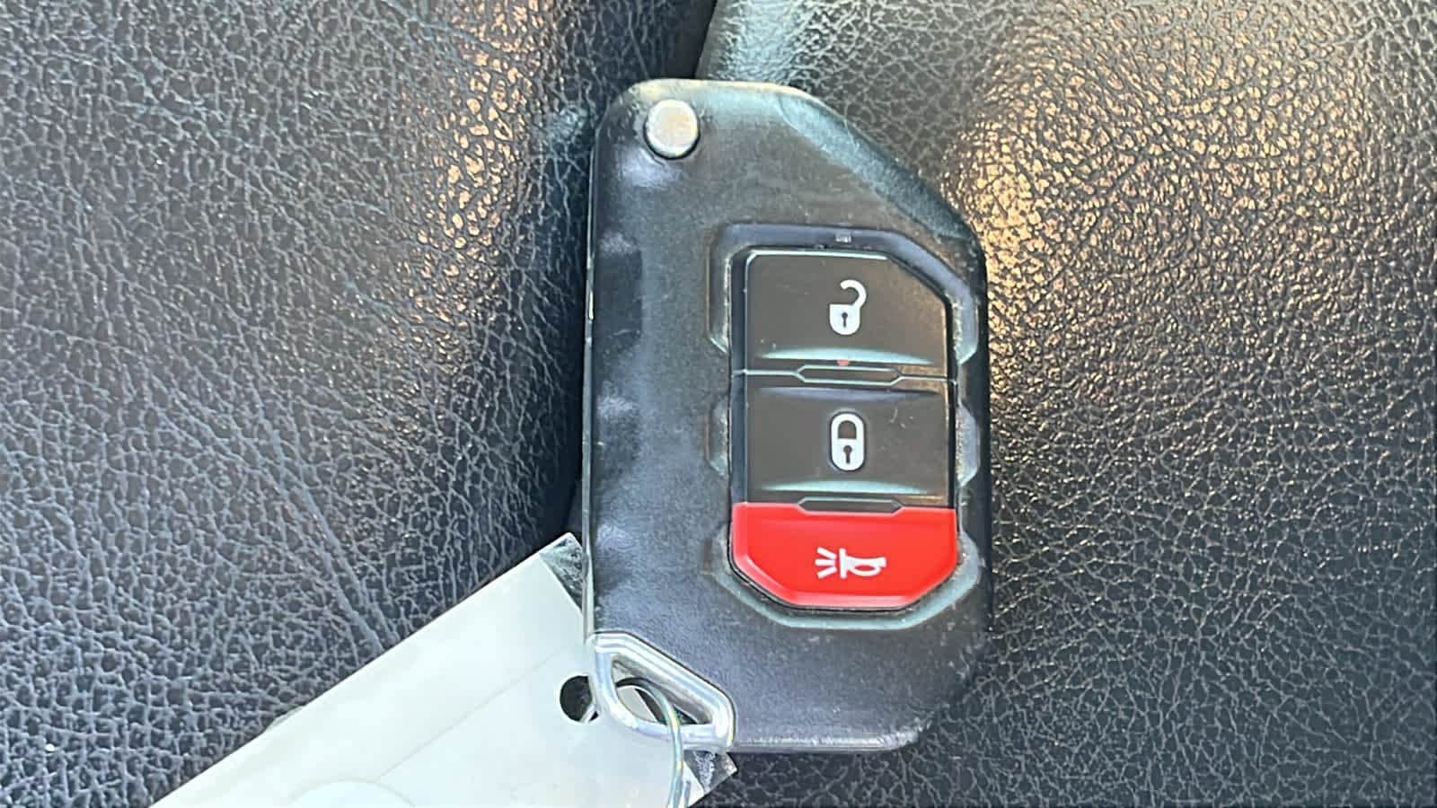 Thumbnail: 2021 Jeep Wrangler - 29