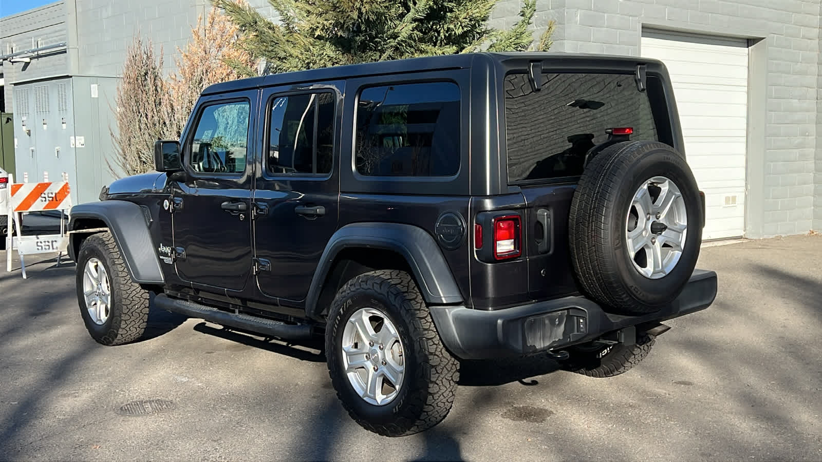 Thumbnail: 2019 Jeep Wrangler - 8