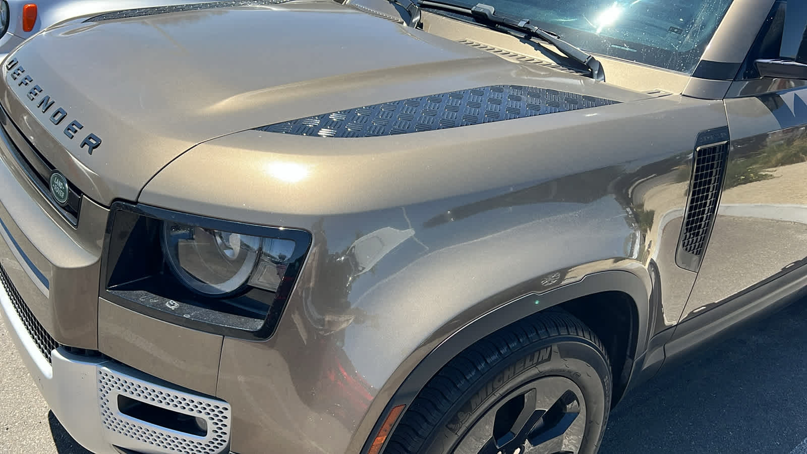 Thumbnail: 2020 Land Rover Defender - 8