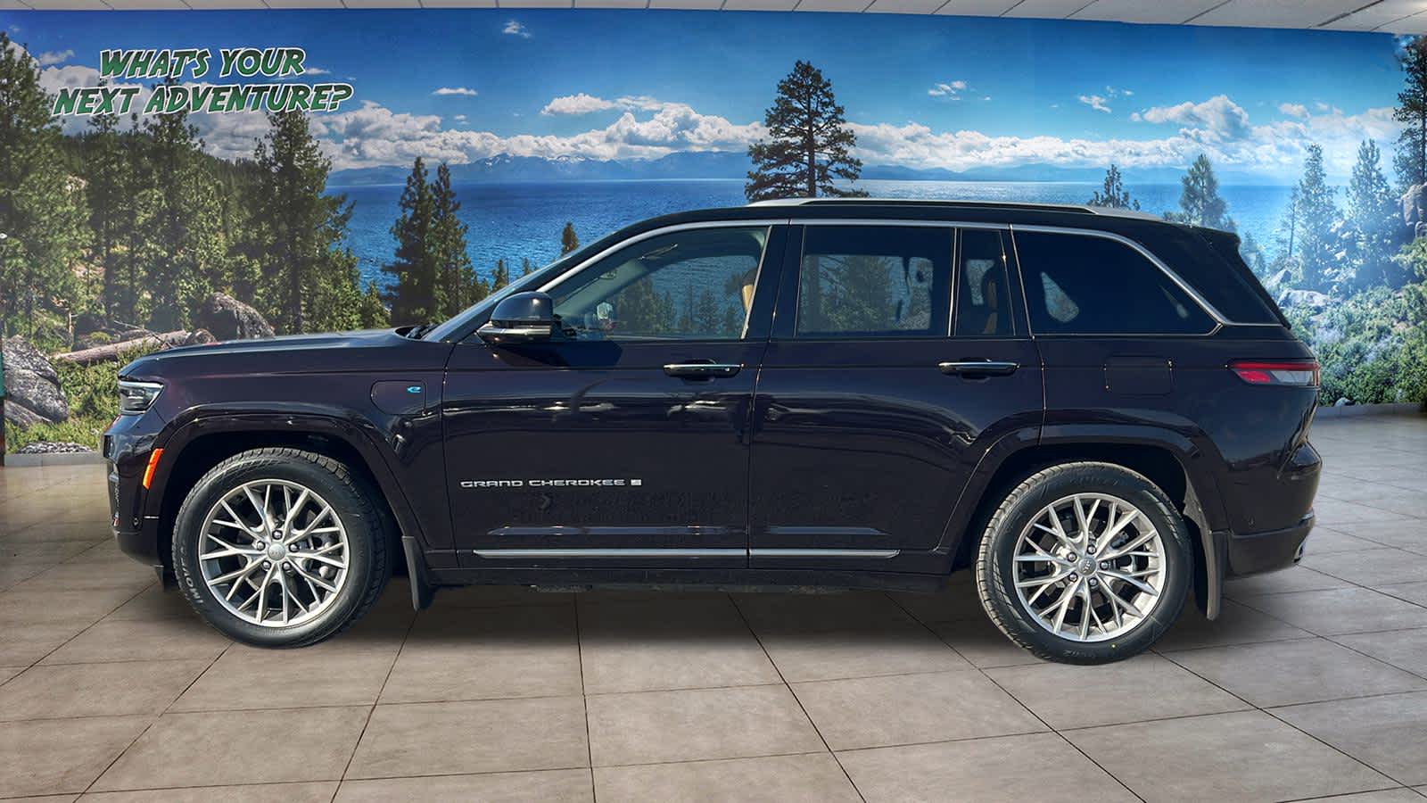 Thumbnail: 2022 Jeep Grand Cherokee - 8