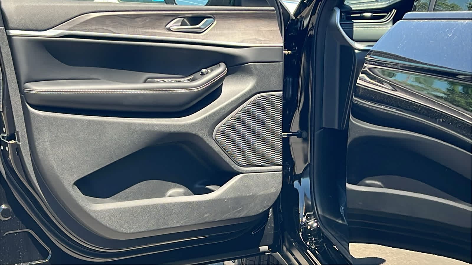Thumbnail: 2026 Jeep Grand Cherokee L - 23