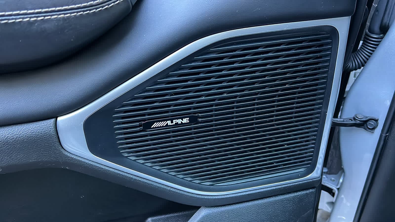 Thumbnail: 2022 Jeep Wagoneer - 8