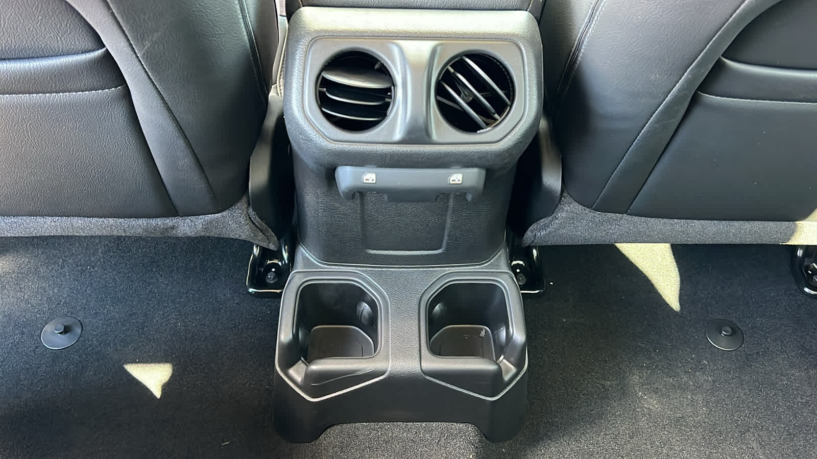 Thumbnail: 2026 Jeep Gladiator - 25