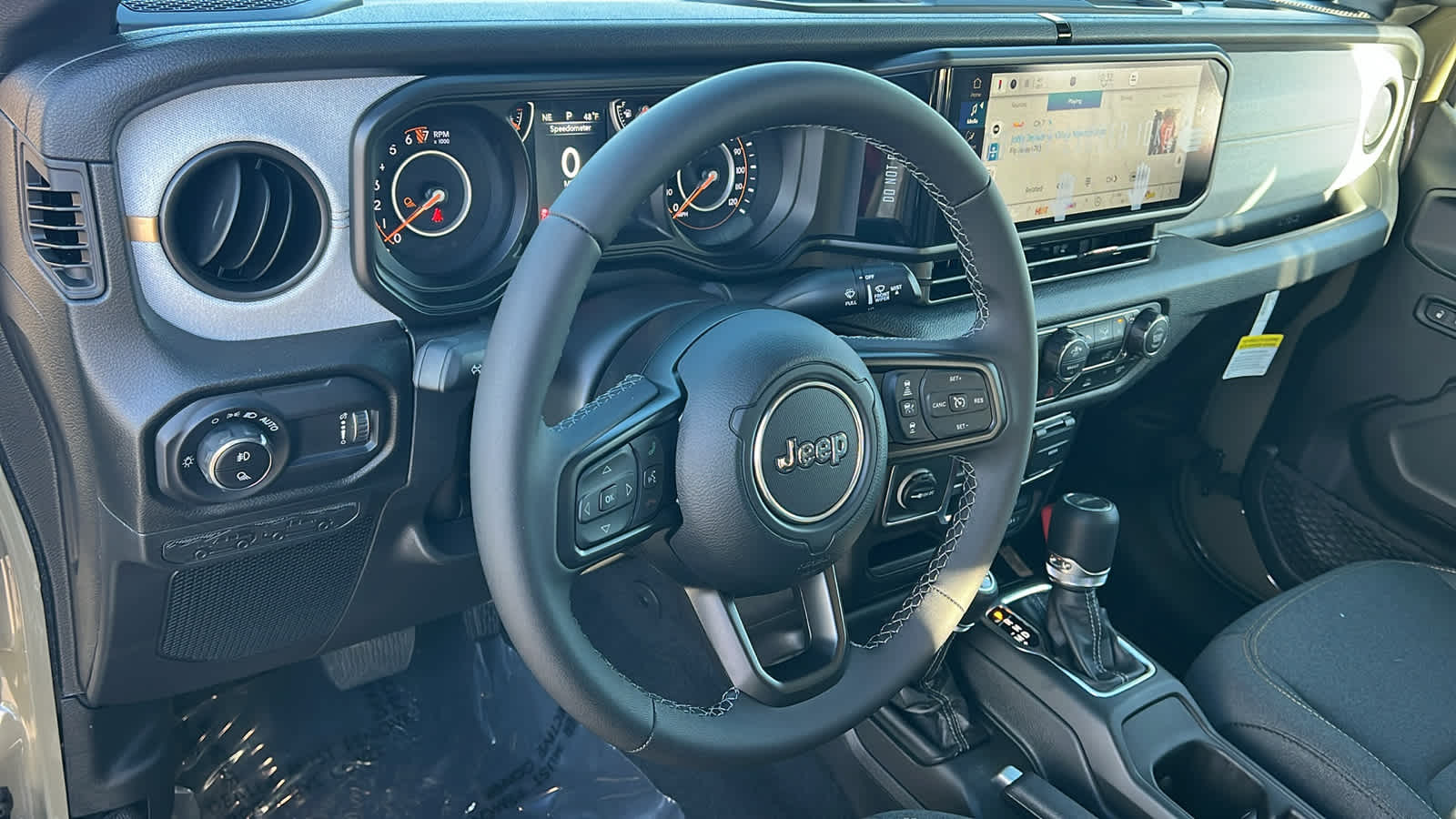 Thumbnail: 2026 Jeep Gladiator - 10