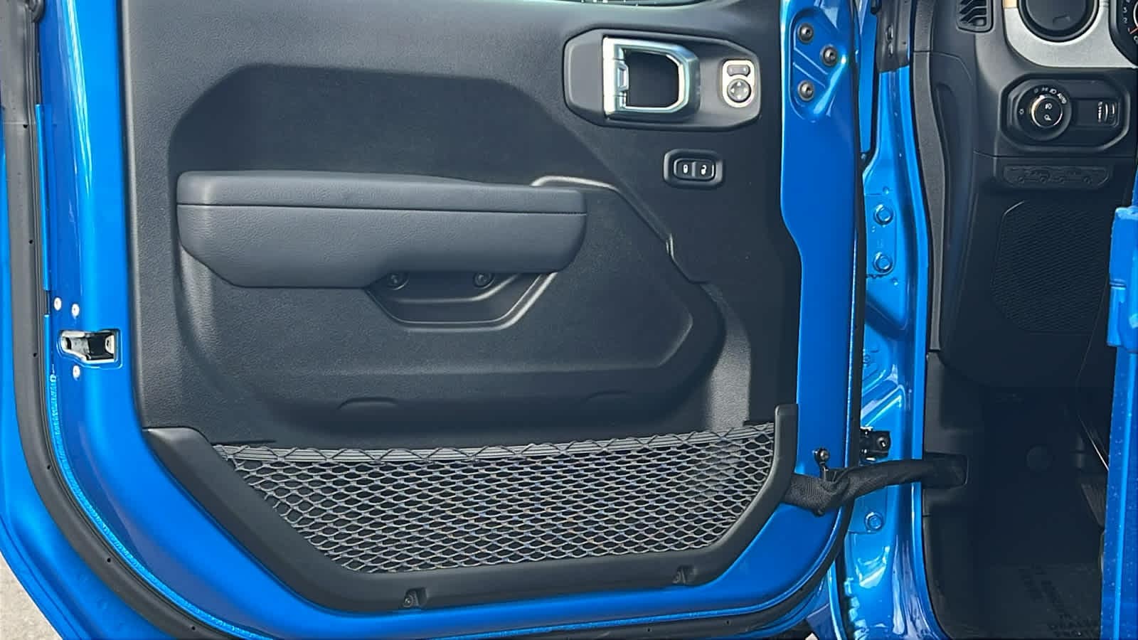 Thumbnail: 2026 Jeep Gladiator - 23