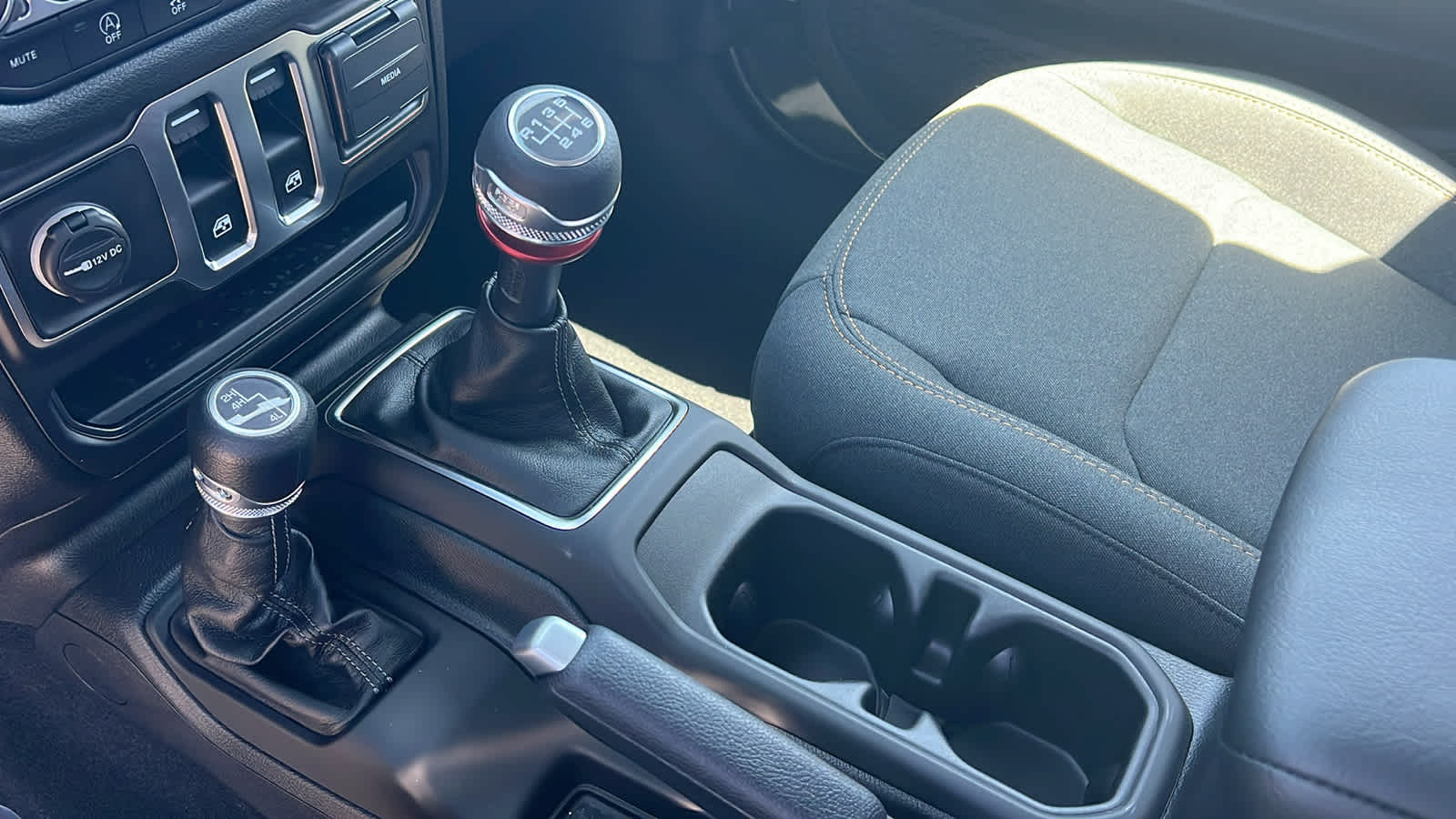 2025 Jeep Wrangler Sport 13