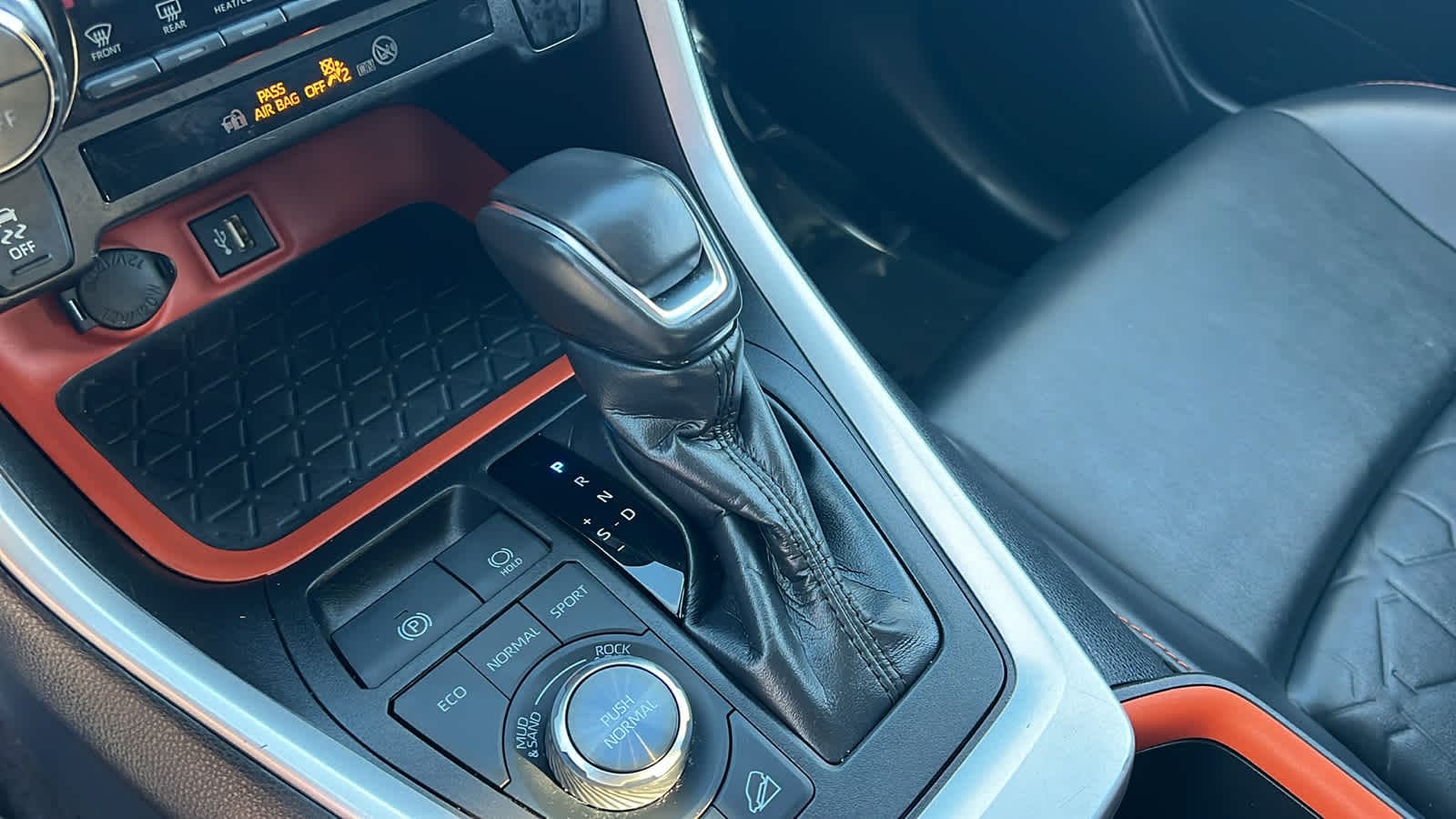 Thumbnail: 2024 Toyota RAV4 - 13