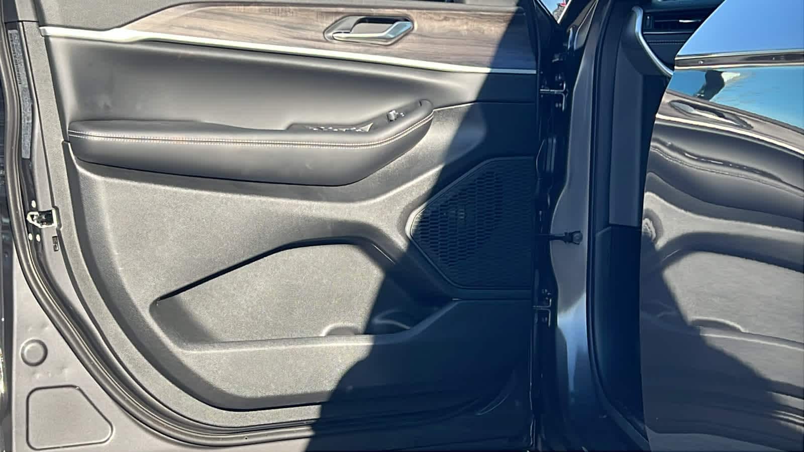 Thumbnail: 2026 Jeep Grand Cherokee - 23