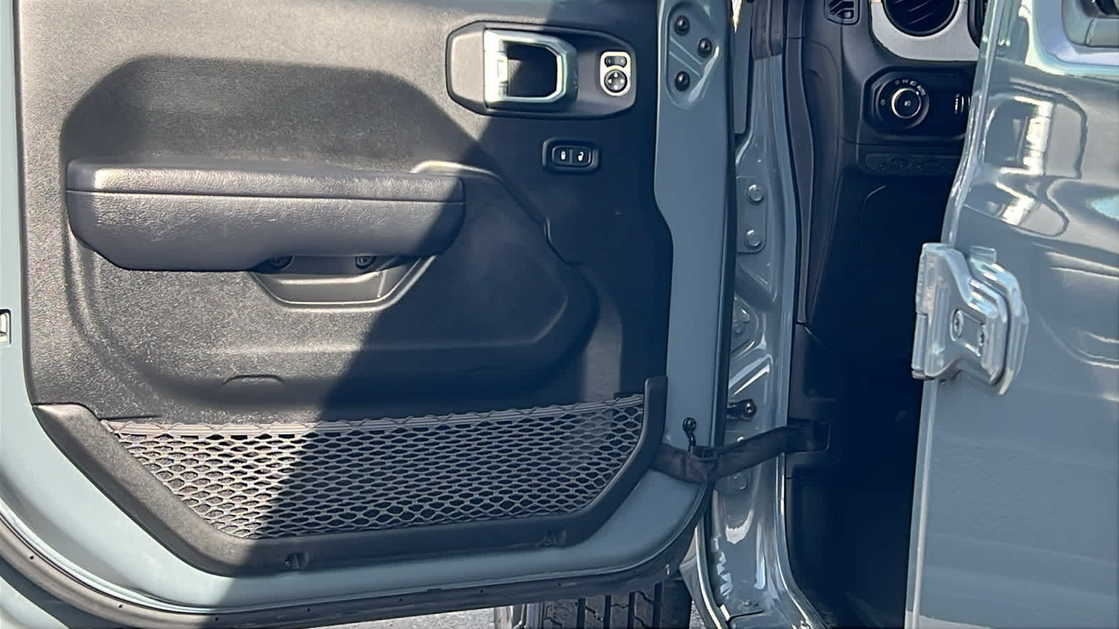 Thumbnail: 2024 Jeep Wrangler - 23