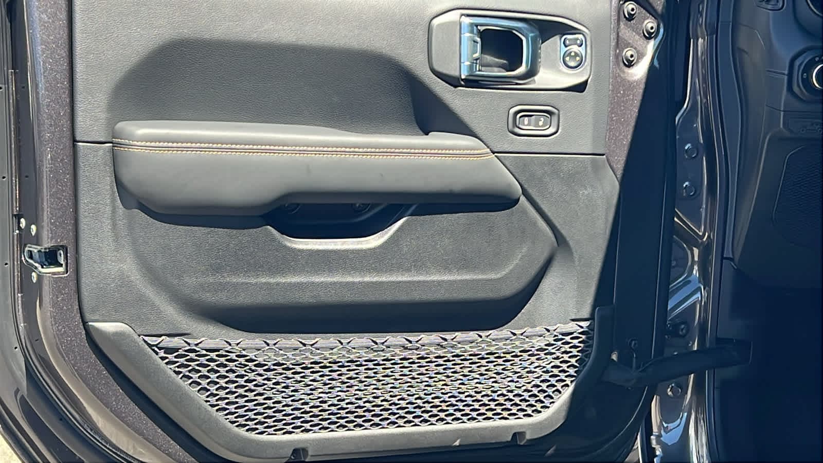 Thumbnail: 2025 Jeep Wrangler - 23