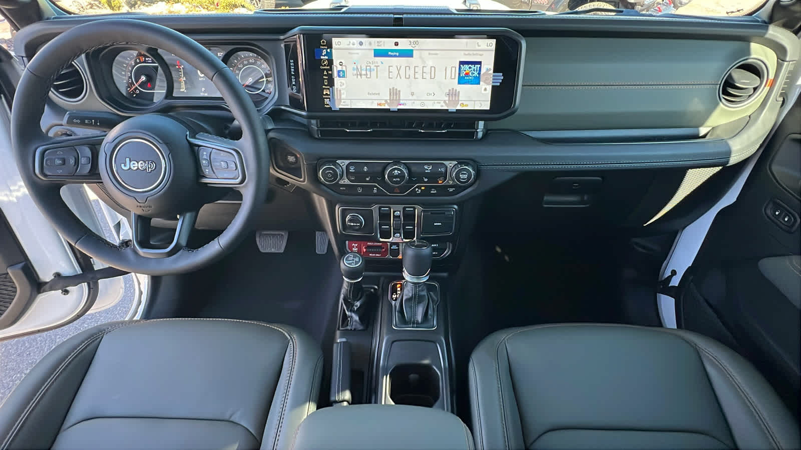 Thumbnail: 2025 Jeep Gladiator - 26