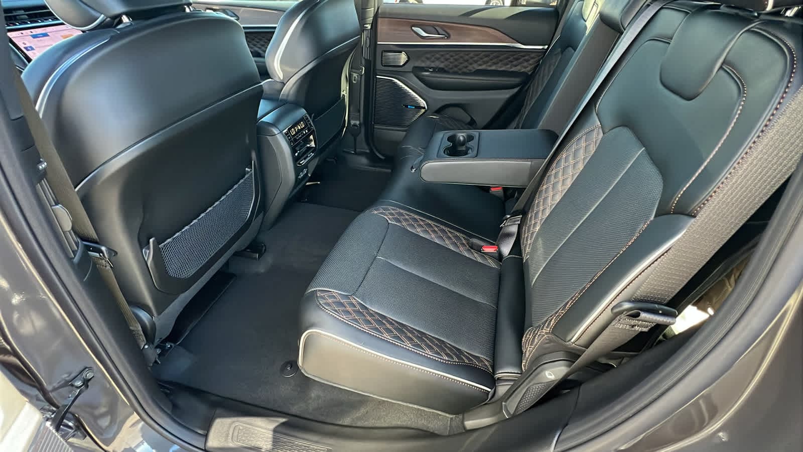 Thumbnail: 2025 Jeep Grand Cherokee - 24