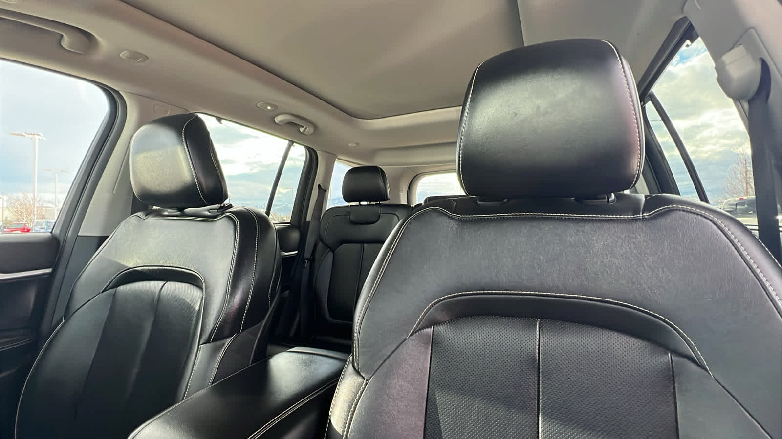 Thumbnail: 2022 Jeep Grand Cherokee - 11