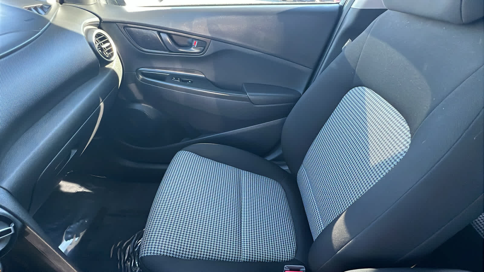 Thumbnail: 2021 Hyundai Kona - 12