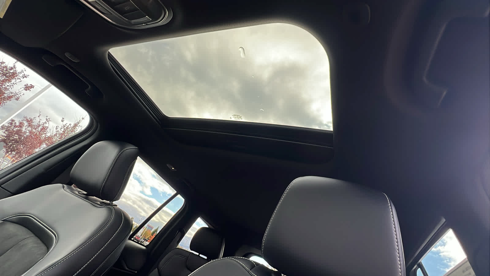 Thumbnail: 2025 Jeep Grand Cherokee - 31