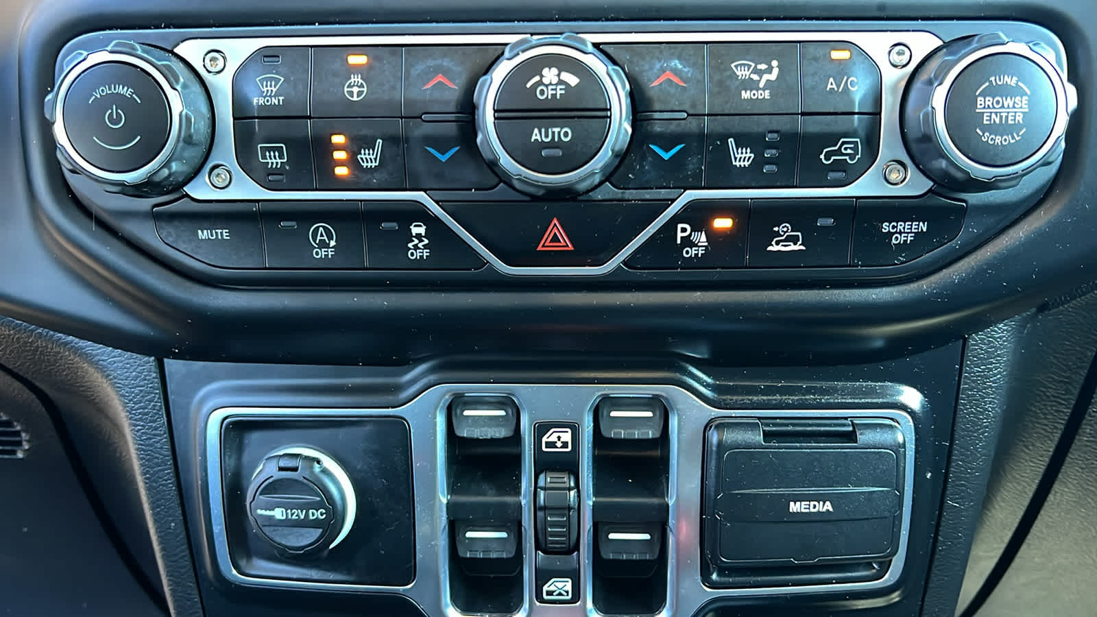 Thumbnail: 2020 Jeep Gladiator - 14