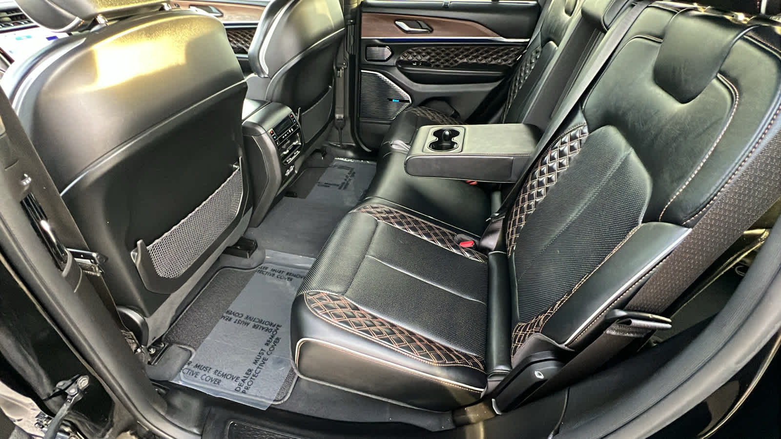 Thumbnail: 2022 Jeep Grand Cherokee - 24