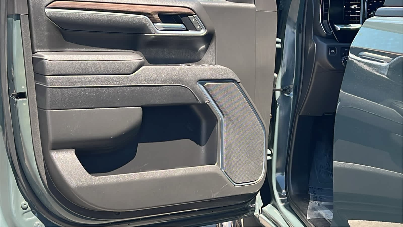 Thumbnail: 2025 Chevrolet Silverado 1500 - 23