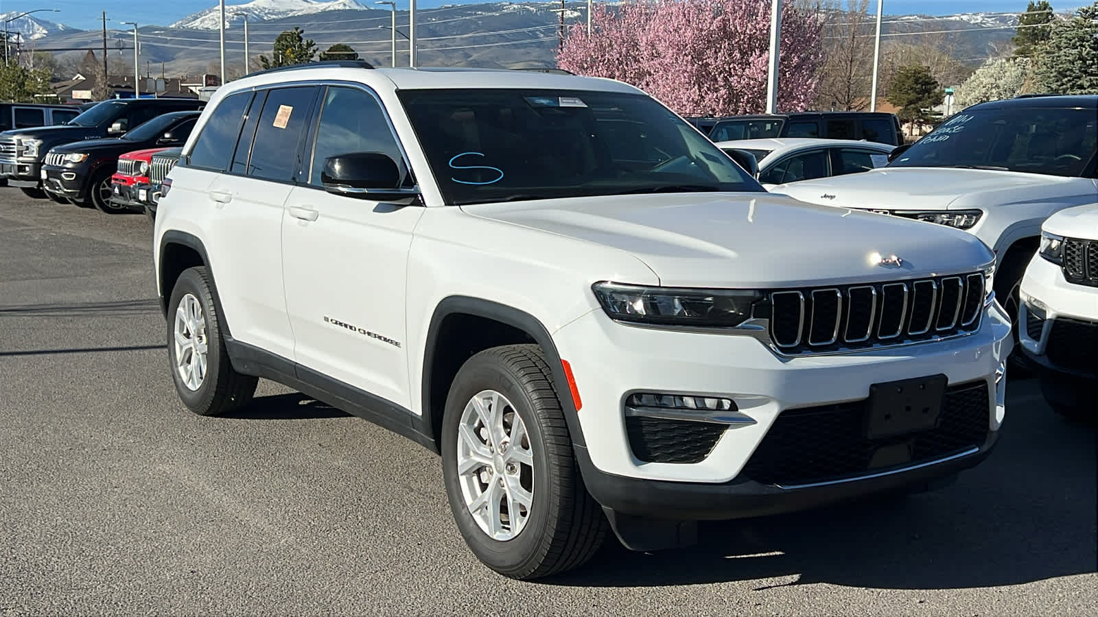 Thumbnail: 2023 Jeep Grand Cherokee - 3