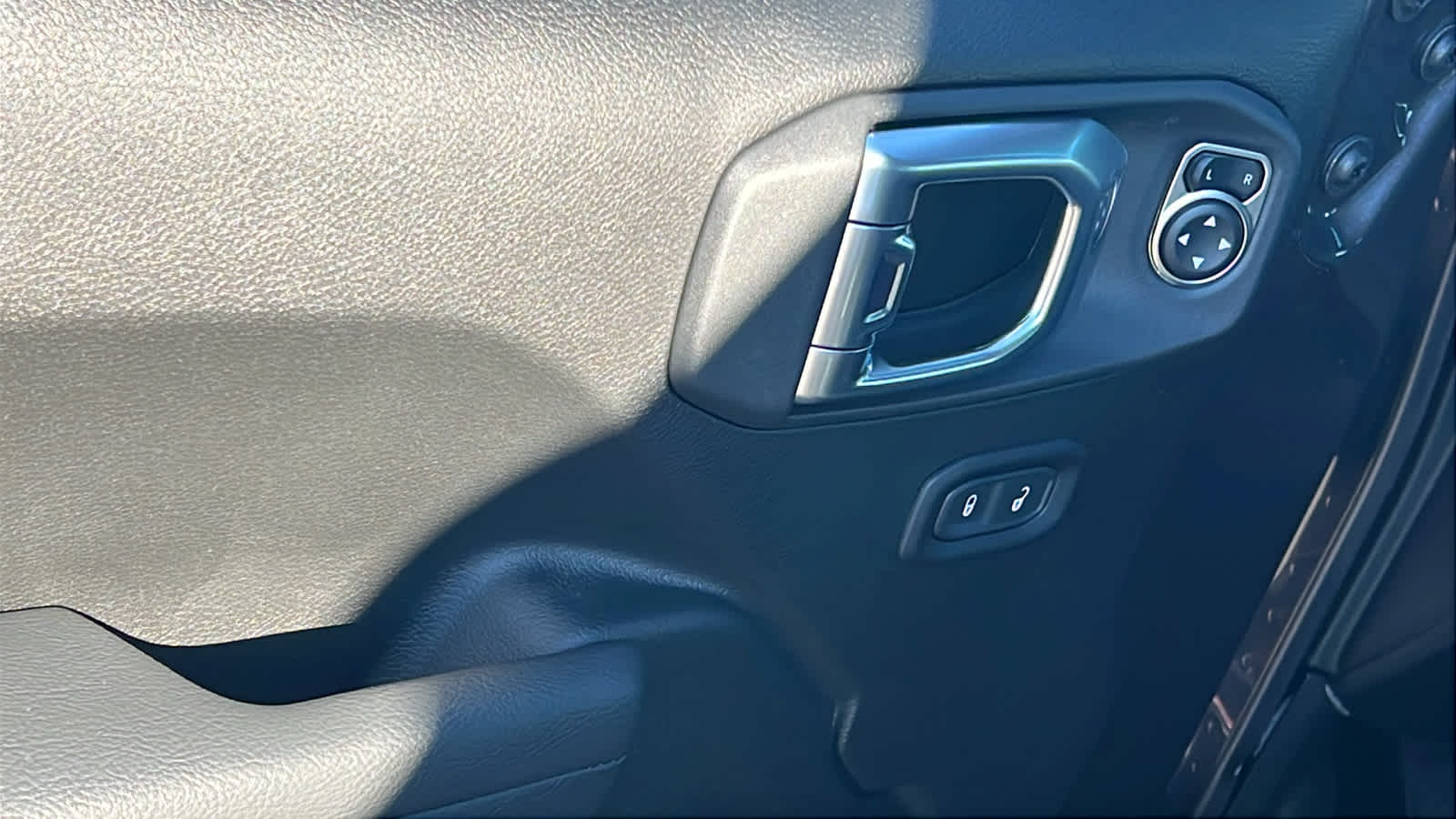 Thumbnail: 2026 Jeep Wrangler - 22