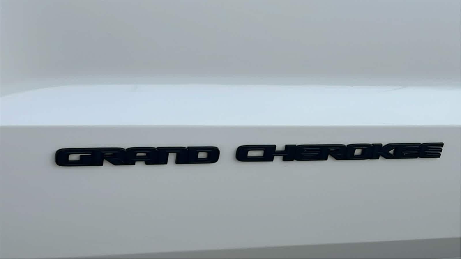 Thumbnail: 2020 Jeep Grand Cherokee - 28