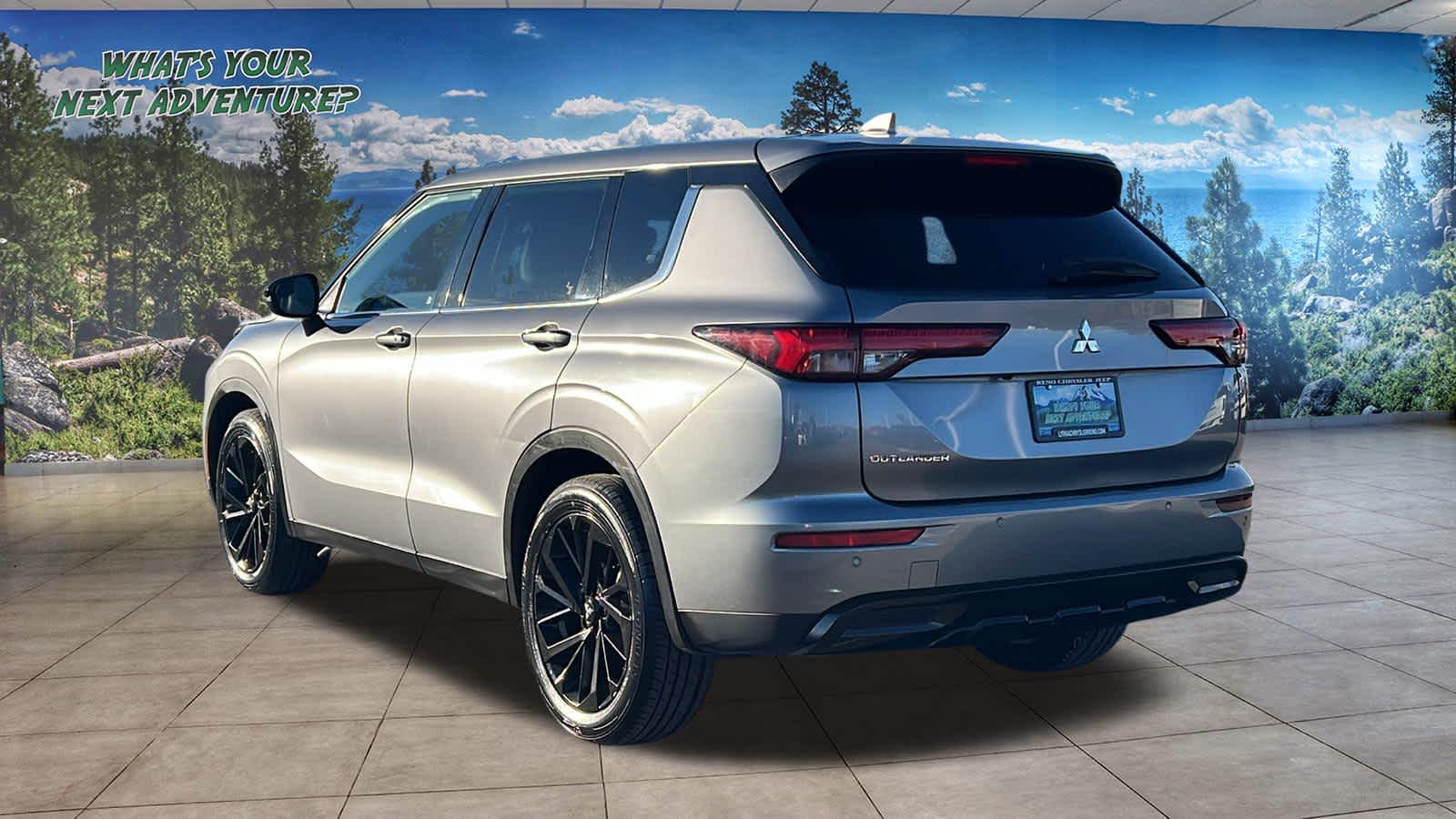 Thumbnail: 2022 Mitsubishi Outlander - 7