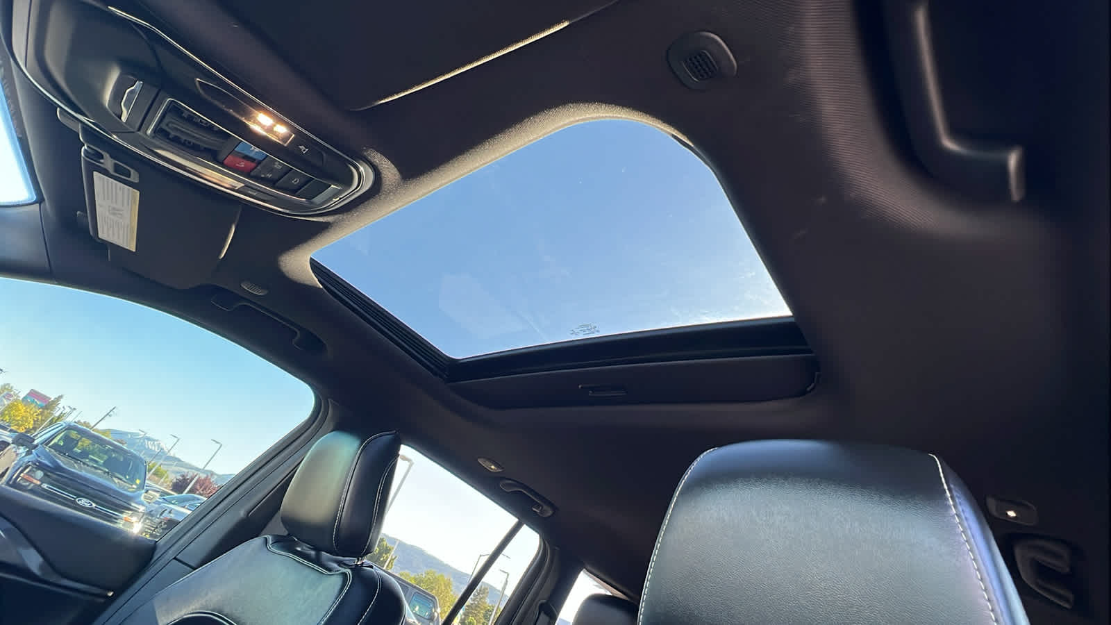 Thumbnail: 2023 Jeep Grand Cherokee - 31