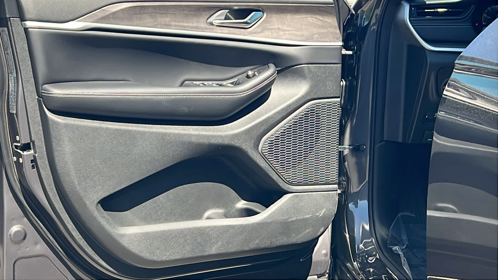 Thumbnail: 2026 Jeep Grand Cherokee L - 23