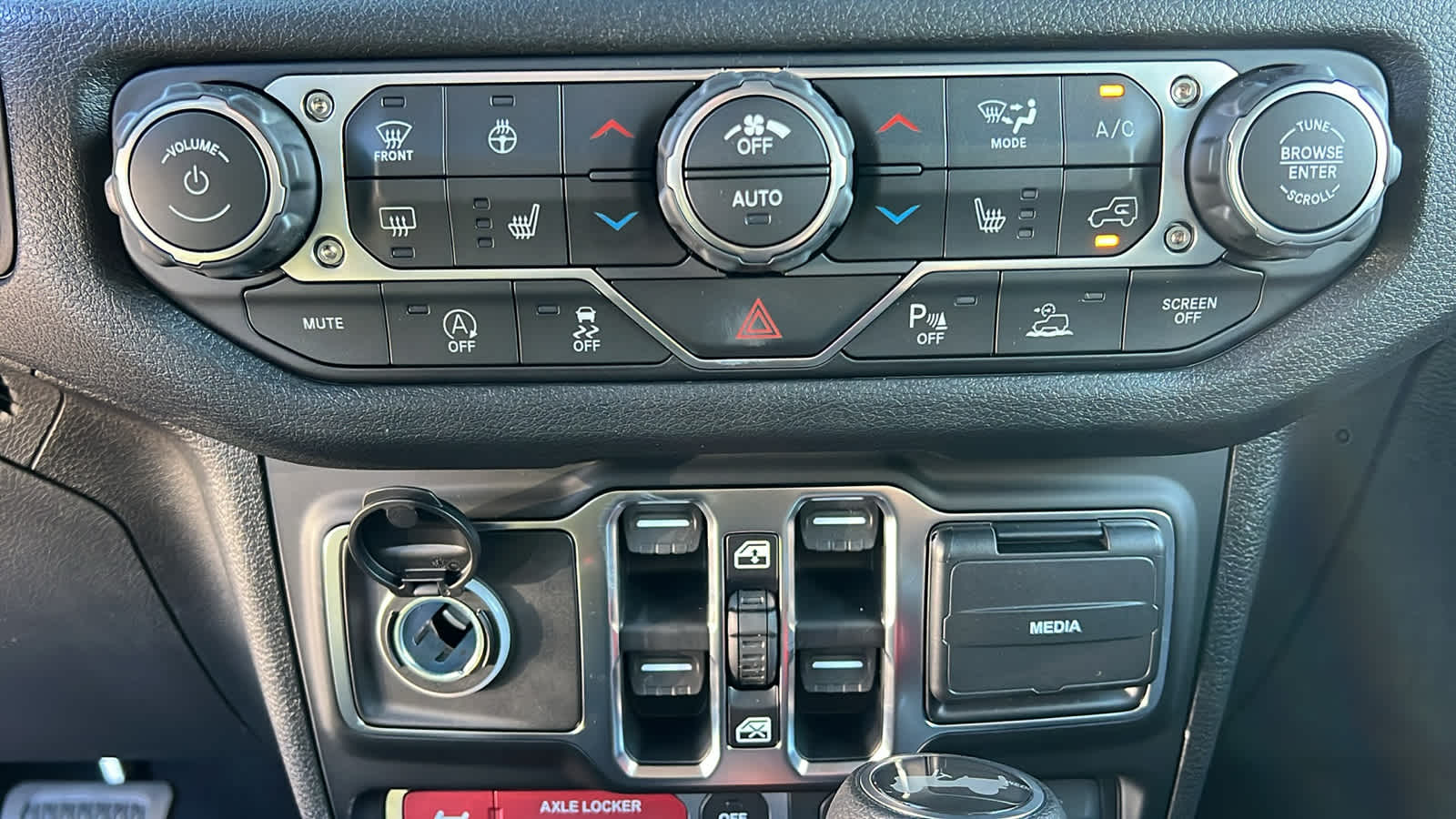 Thumbnail: 2026 Jeep Wrangler - 14