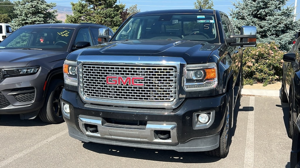 Used 2016 GMC Sierra 2500HD Denali Truck Crew Cab