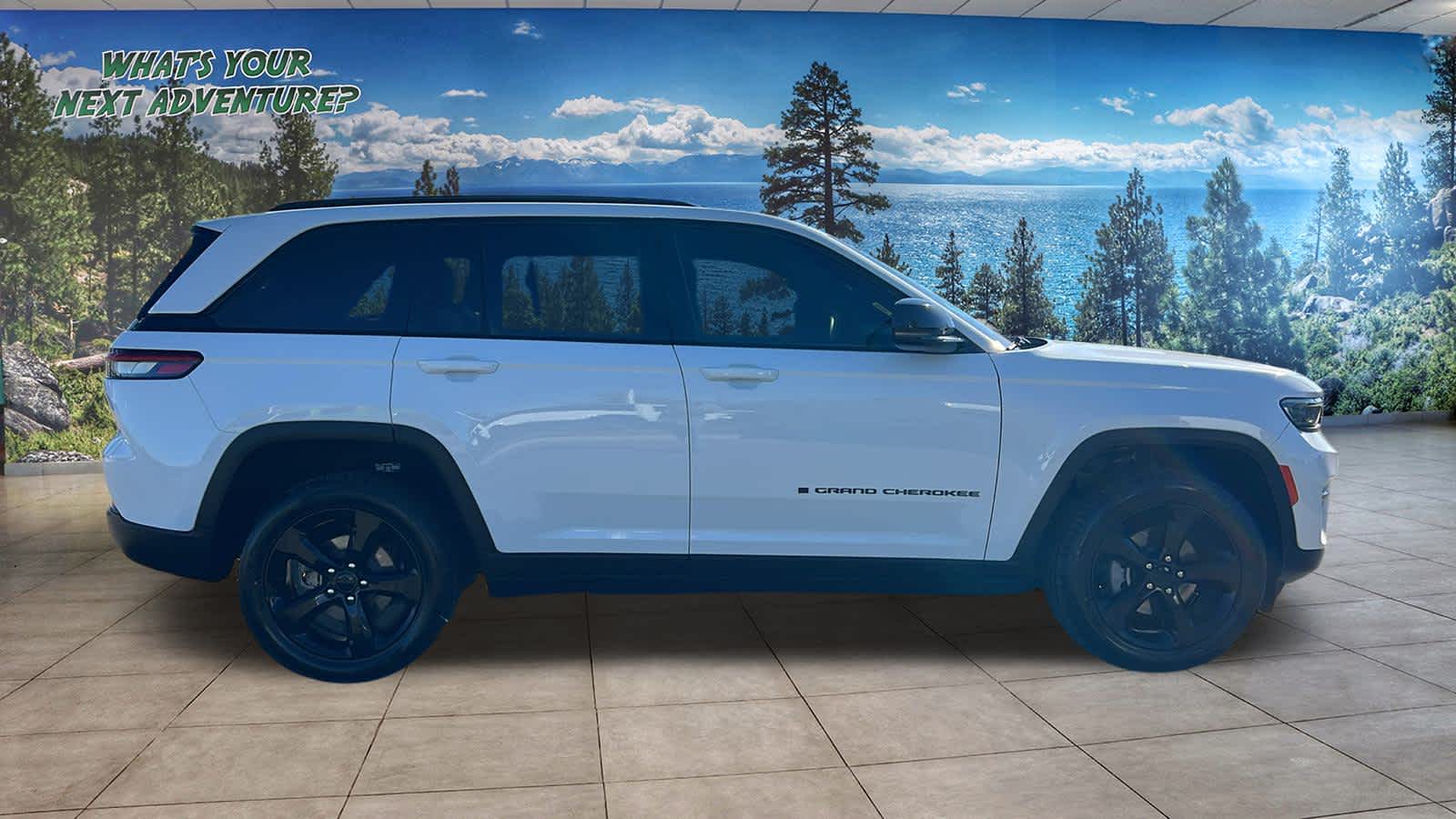 2023 Jeep Grand Cherokee Altitude photo 4