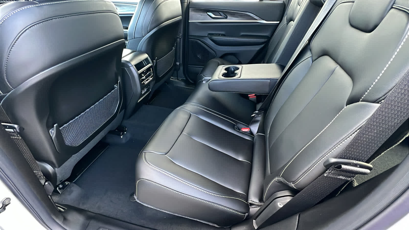 Thumbnail: 2025 Jeep Grand Cherokee - 24