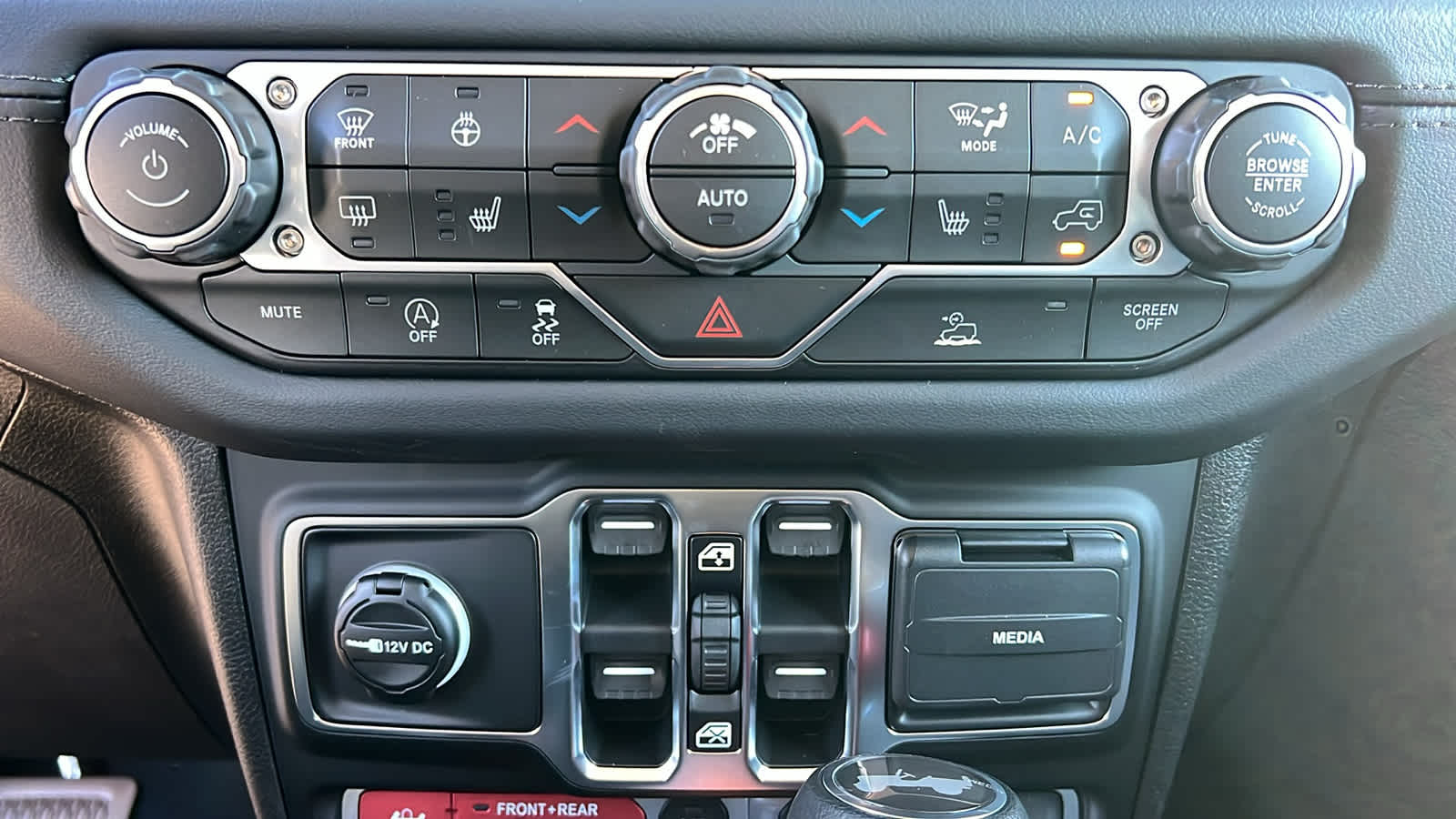 Thumbnail: 2026 Jeep Wrangler - 14