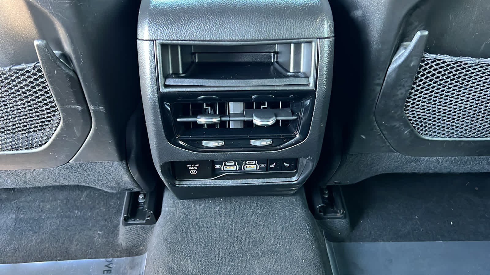 Thumbnail: 2022 Jeep Grand Cherokee - 25