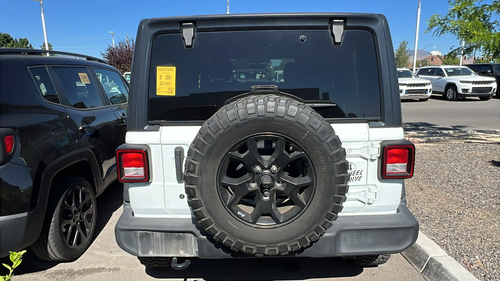 Thumbnail: 2022 Jeep Wrangler - 9