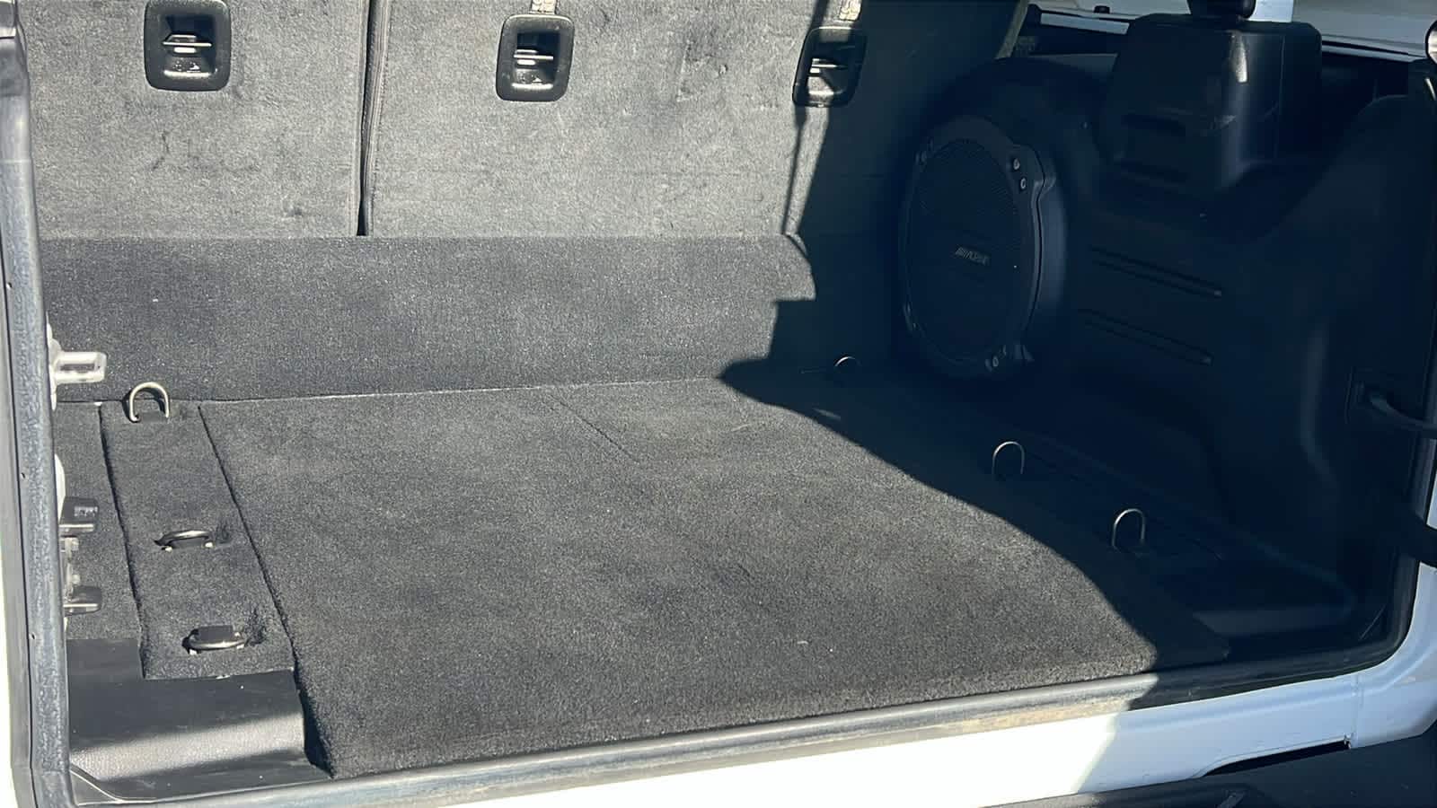 Thumbnail: 2022 Jeep Wrangler - 27