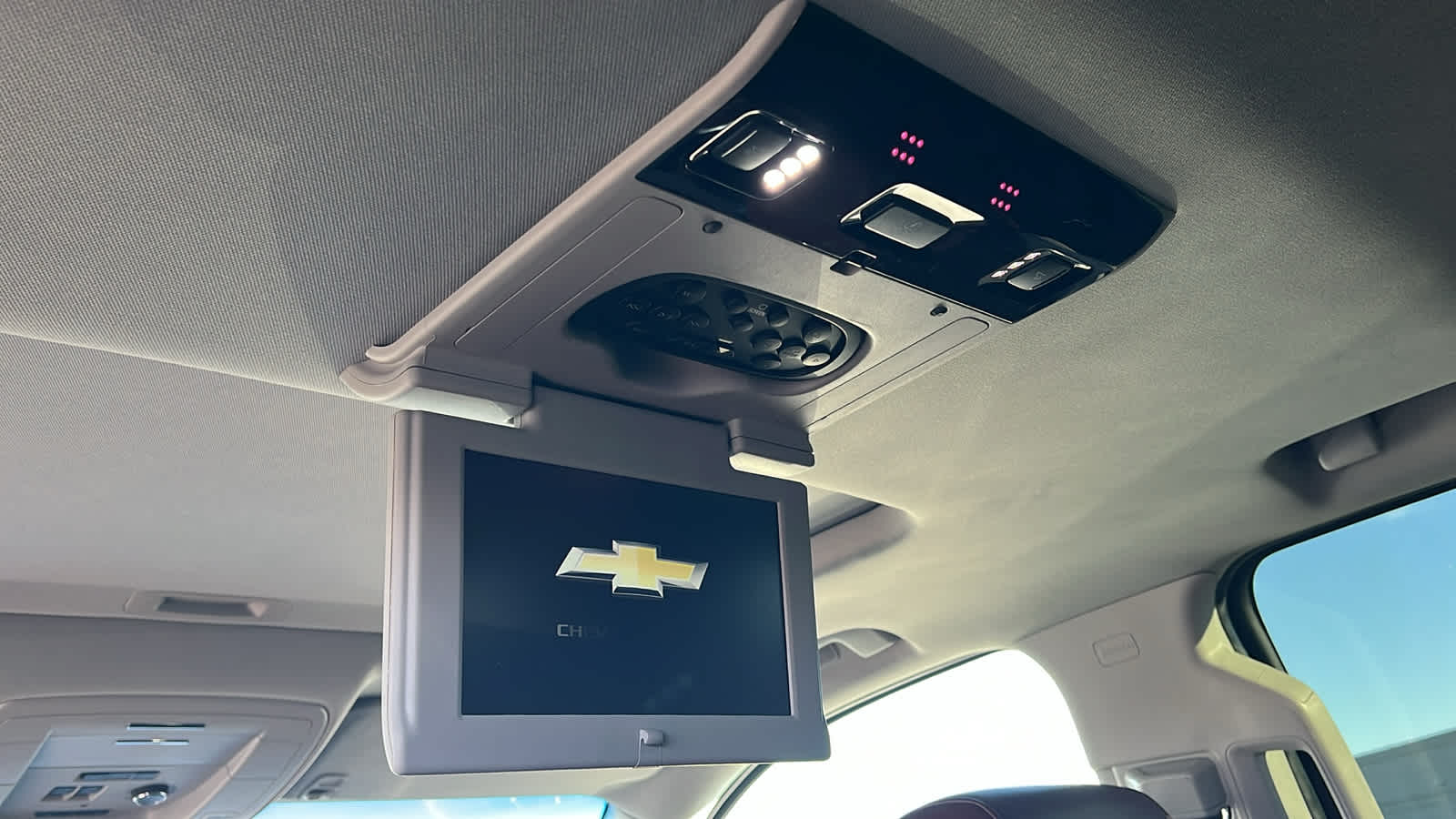 Thumbnail: 2020 Chevrolet Tahoe - 32