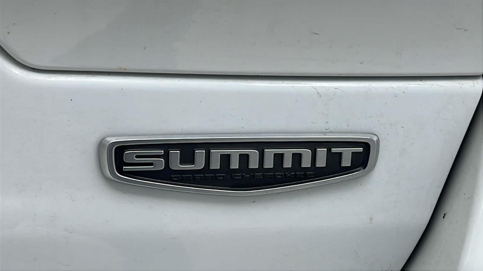 Thumbnail: 2022 Jeep Grand Cherokee - 9