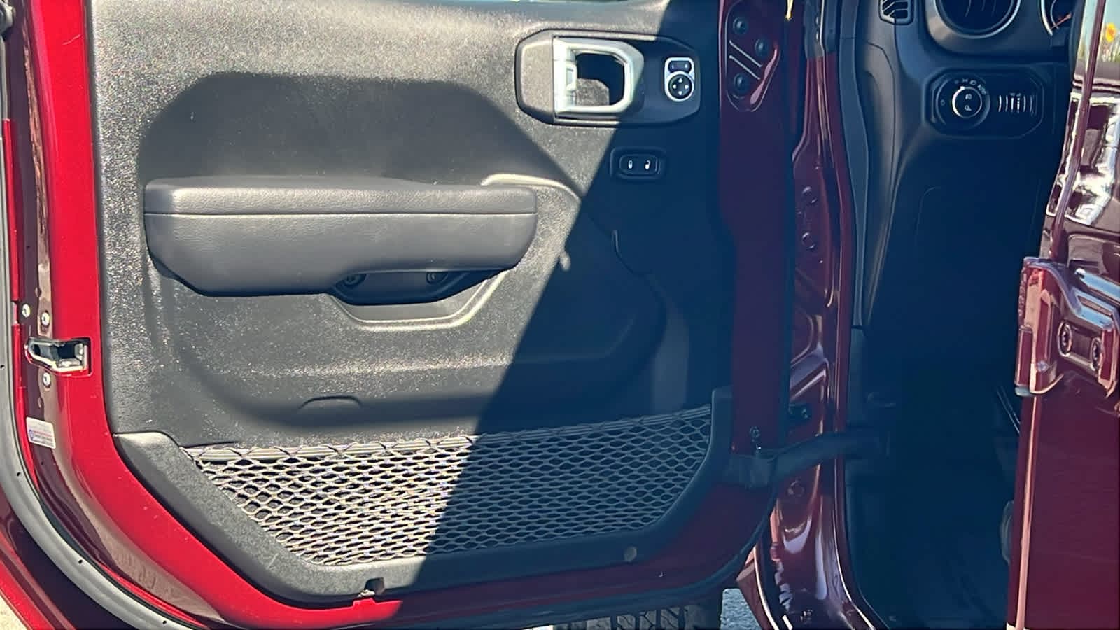 Thumbnail: 2022 Jeep Gladiator - 23