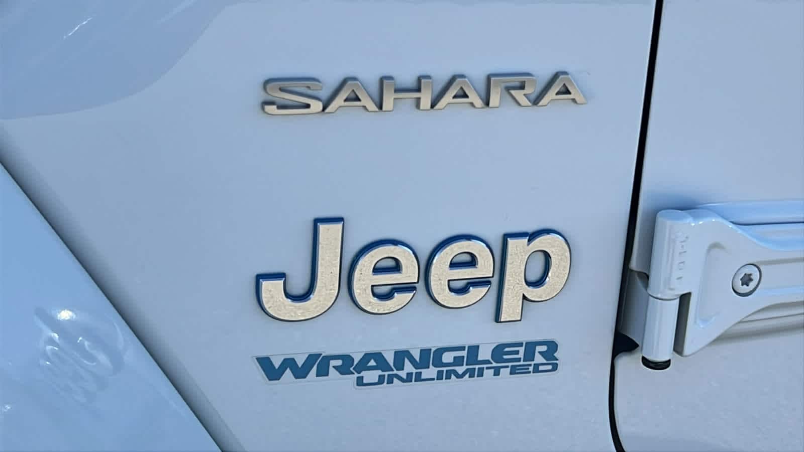 Thumbnail: 2022 Jeep Wrangler - 28