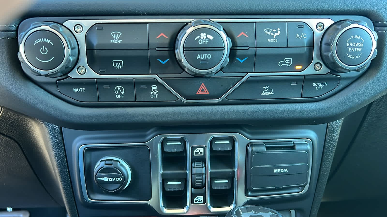 Thumbnail: 2026 Jeep Wrangler - 14