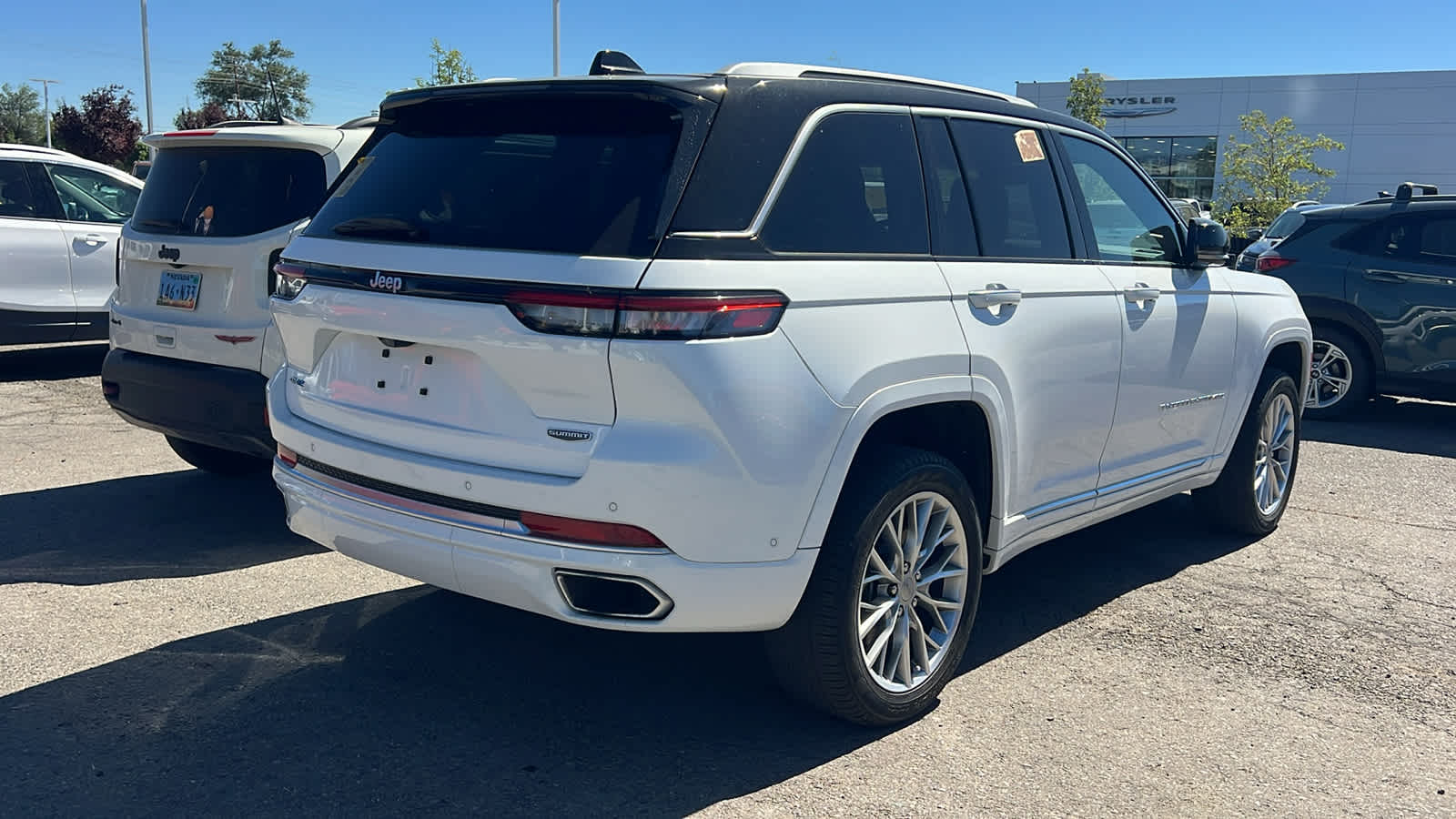 Thumbnail: 2023 Jeep Grand Cherokee - 6