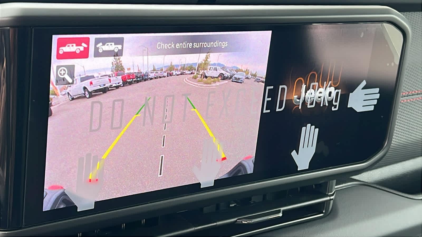 Thumbnail: 2025 Jeep Gladiator - 16