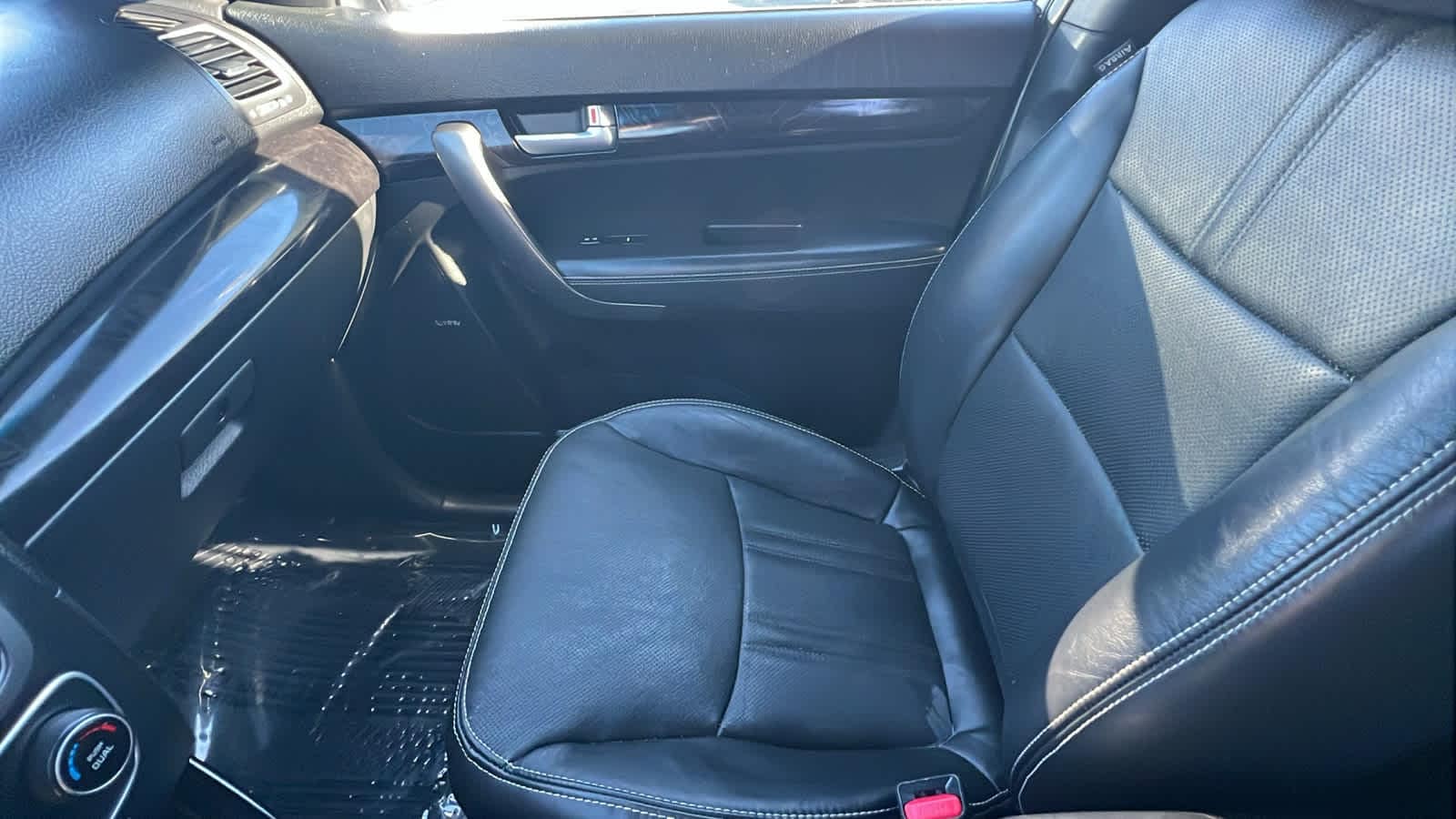 Thumbnail: 2014 Kia Sorento - 12